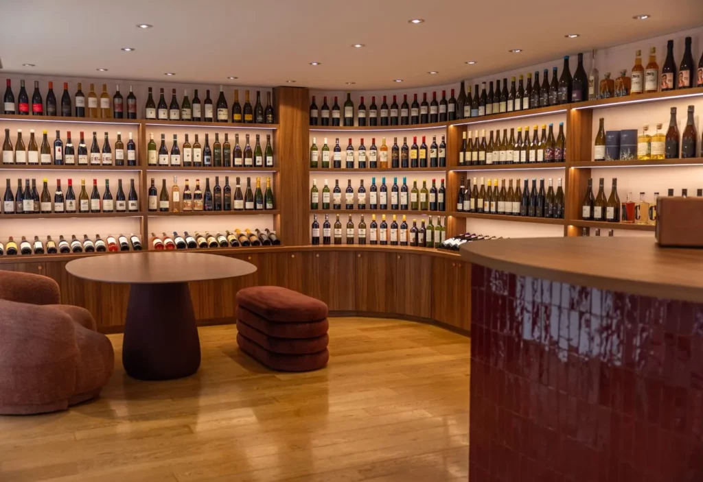 Photo de la cave Pourpre : partie gauche